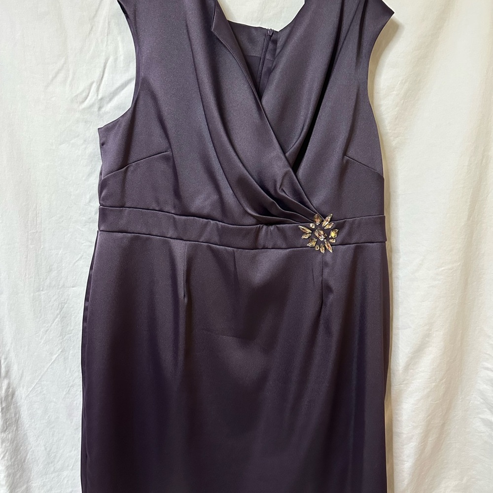 dressbarn Elegant Purple Midi Dress with Floral Accent